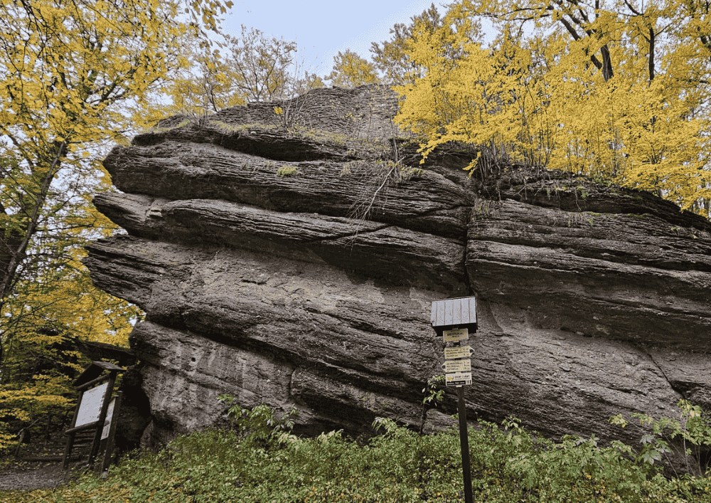 Zřícenina hradu Břecštejn na skále